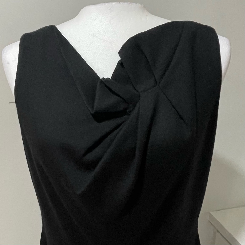 Elegant Black Dress Wool Elie Tahari Sleeveless Work Day to Night Office Chic
